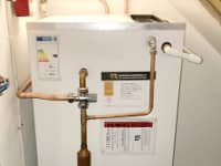 Hot water cylinder installation